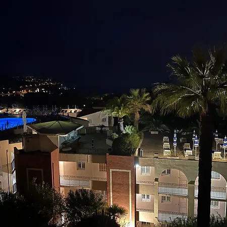 Pool , 150m To Beach, Seaview