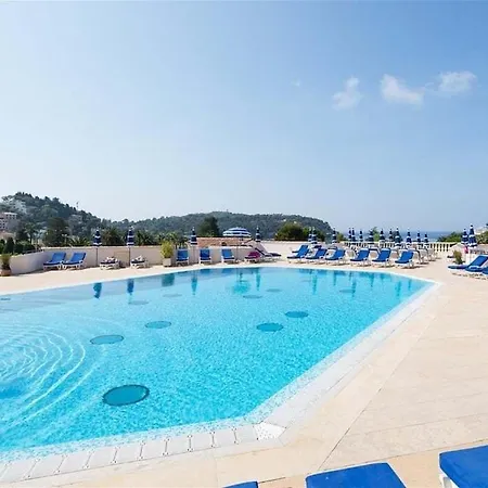 Pool , 150m To Beach, Seaview Apartment
