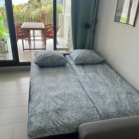 Pool , 150m To Beach, Seaview Apartamento *