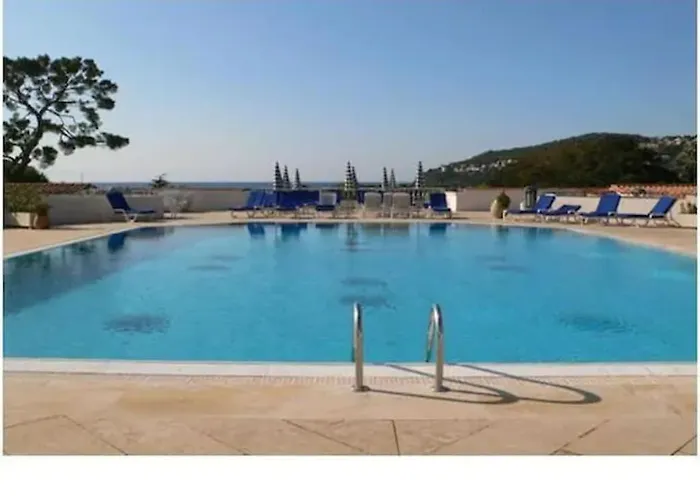 Pool , 150m To Beach, Seaview *