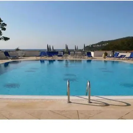 Pool , 150m To Beach, Seaview *